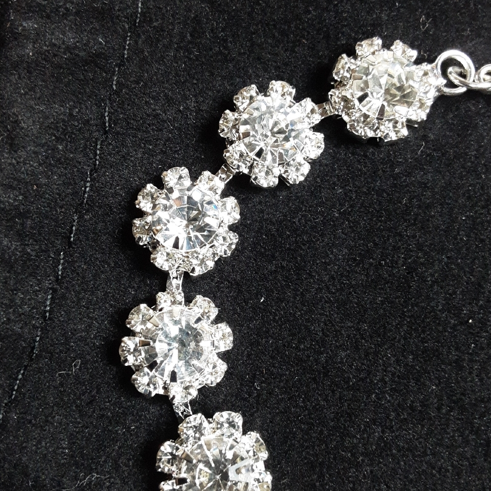Elegant Silver Crystal Bracelet J277 - Picture 3 of 3